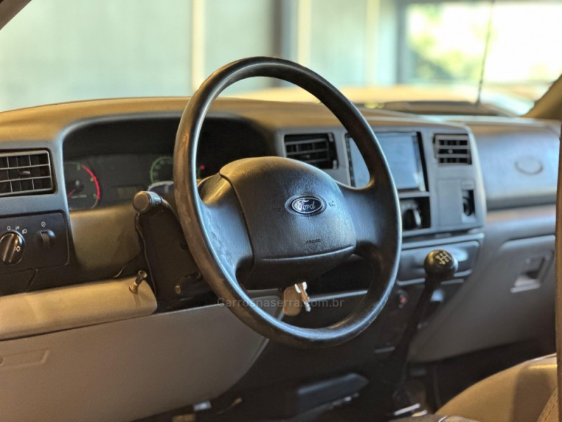 F-250 3.9 TROPIVAN DIESEL 4P MANUAL - 2010 - CAXIAS DO SUL