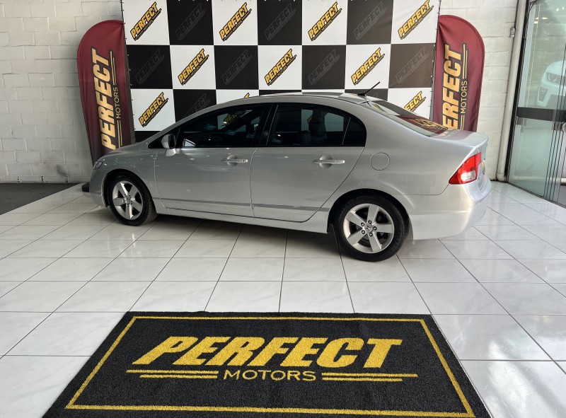 CIVIC 1.8 LXS 16V FLEX 4P AUTOMÁTICO - 2007 - PORTãO