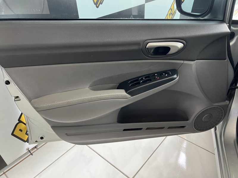CIVIC 1.8 LXS 16V FLEX 4P AUTOMÁTICO - 2007 - PORTãO