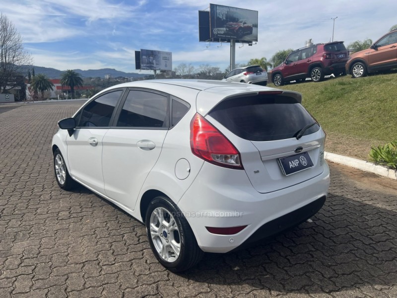 FIESTA 1.6 SEL HATCH 16V FLEX 4P MANUAL - 2017 - NOVA PETRóPOLIS
