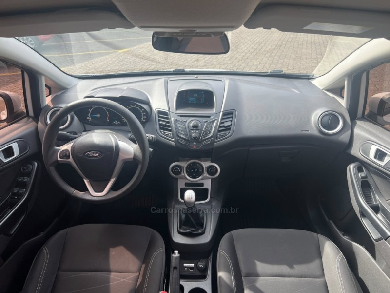 FIESTA 1.6 SEL HATCH 16V FLEX 4P MANUAL - 2017 - NOVA PETRóPOLIS