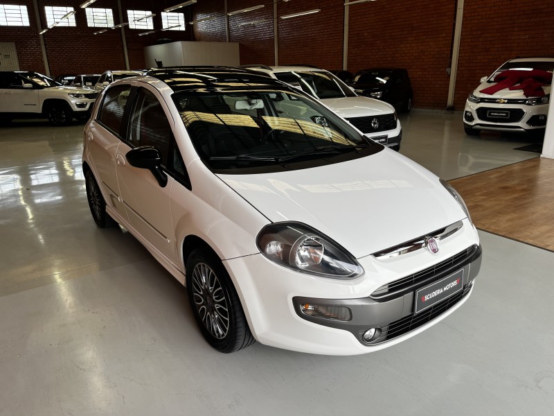 PUNTO 1.8 SPORTING 8V FLEX 4P MANUAL - 2014 - BENTO GONçALVES