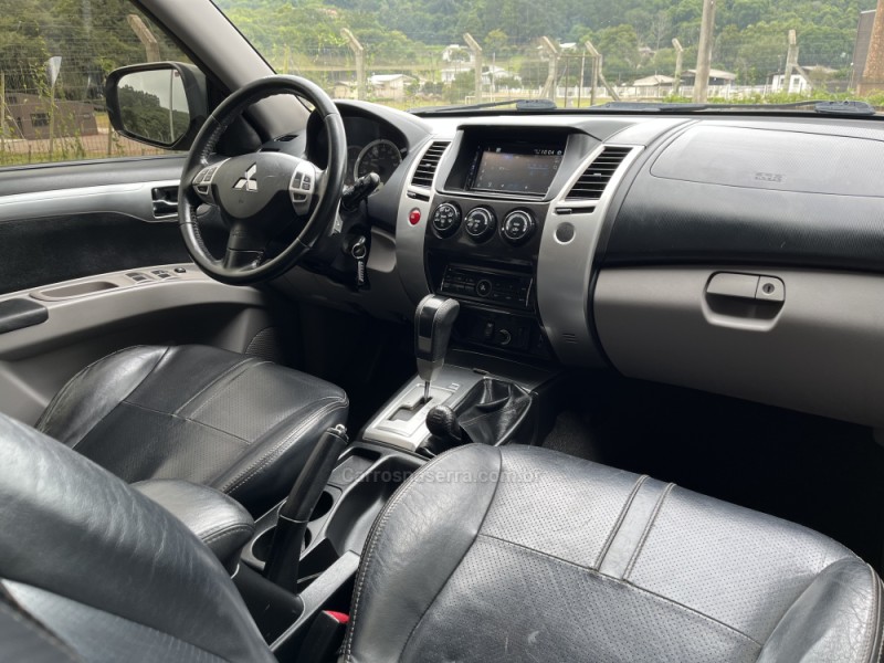 PAJERO DAKAR 3.2 HPE 4X4 7 LUGARES 16V TURBO INTERCOOLER DIESEL 4P AUTOMÁTICO - 2014 - NOVA BASSANO