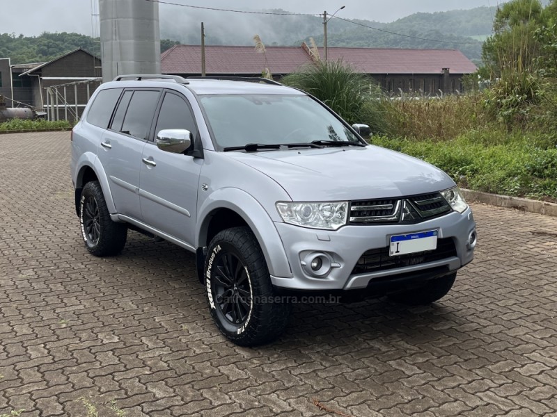 PAJERO DAKAR 3.2 HPE 4X4 7 LUGARES 16V TURBO INTERCOOLER DIESEL 4P AUTOMÁTICO - 2014 - NOVA BASSANO