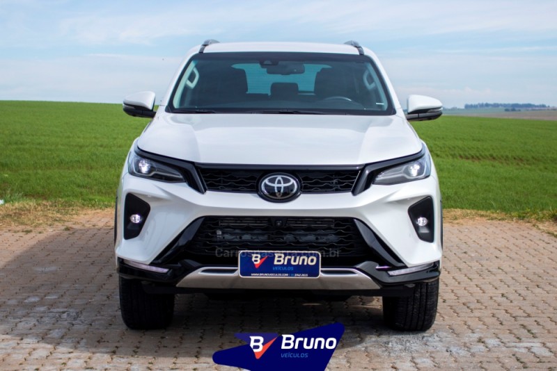 HILUX SW4 2.8 4X4 SRX PLATINUM TURBO 7 LUGARES DIESEL 4P AUTOMÁTICO - 2024 - PALMEIRA DAS MISSõES