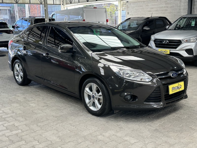 FOCUS 2.0 SE SEDAN 16V FLEX 4P AUTOMÁTICO - 2015 - CAXIAS DO SUL