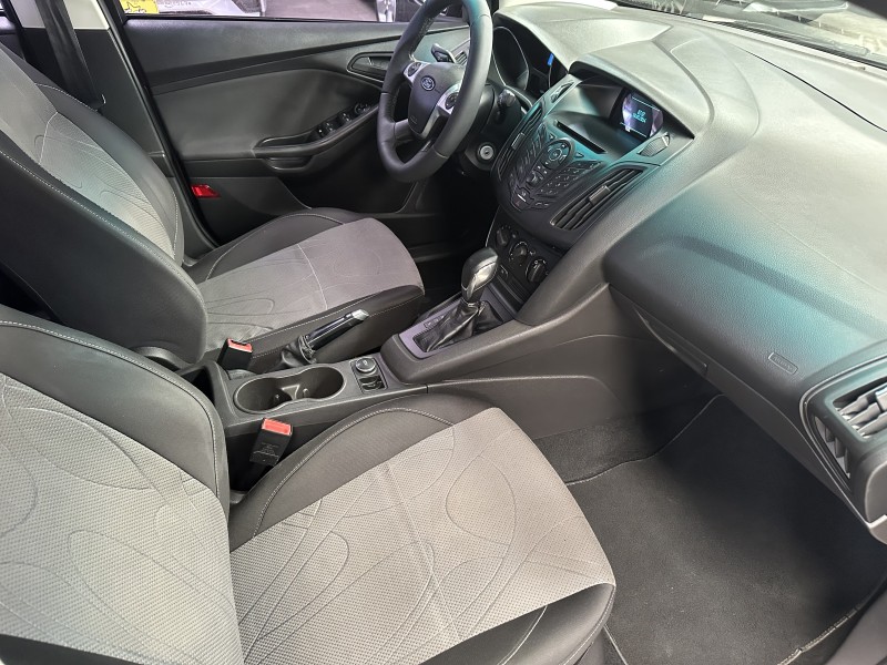FOCUS 2.0 SE SEDAN 16V FLEX 4P AUTOMÁTICO - 2015 - CAXIAS DO SUL