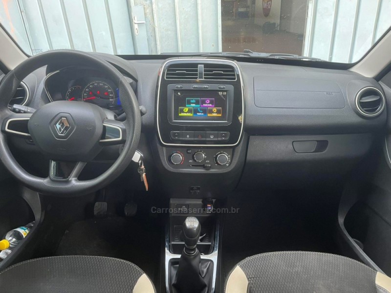 KWID 1.0 12V SCE FLEX INTENSE MANUAL - 2022 - VILA FLORES