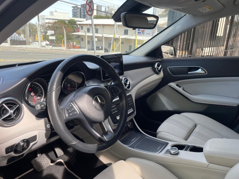 GLA 200 1.6 CGI VISION BLACK EDITION 16V TURBO FLEX 4P AUTOMÁTICO - 2019 - CAXIAS DO SUL