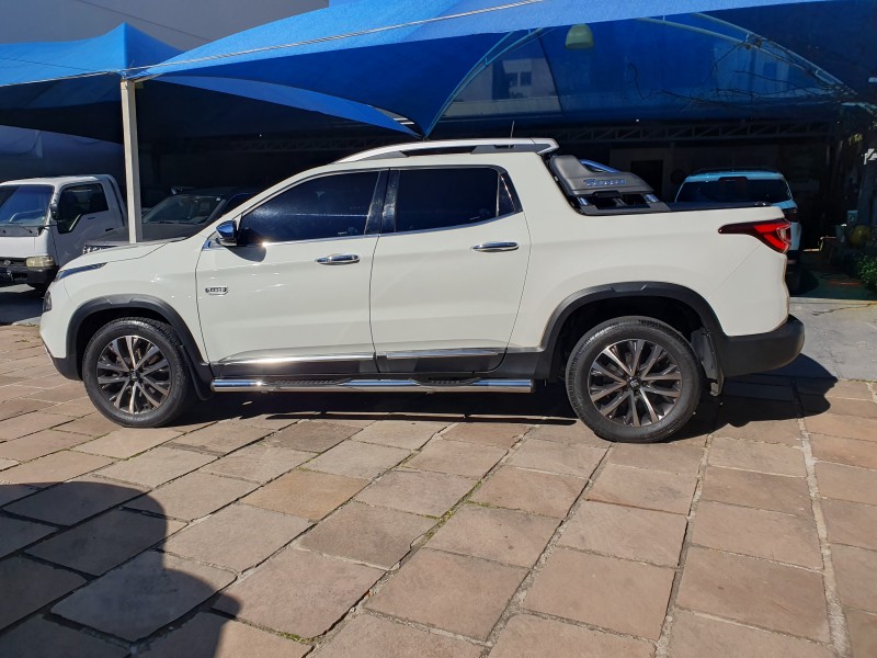 TORO 2.0 16V ULTRA 4X4 AT9 DIESEL 4P AUTOMÁTICO - 2022 - CAXIAS DO SUL