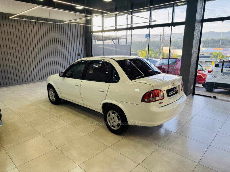 CLASSIC 1.0 MPFI 8V GASOLINA 4P MANUAL - 2015 - DOIS IRMãOS