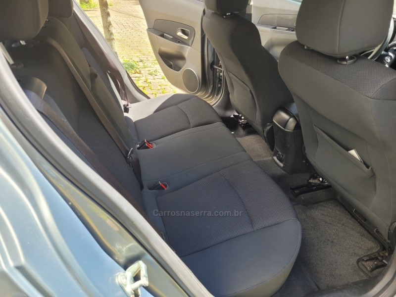 CRUZE 1.8 LT SPORT6 16V FLEX 4P MANUAL - 2013 - NOVA PRATA