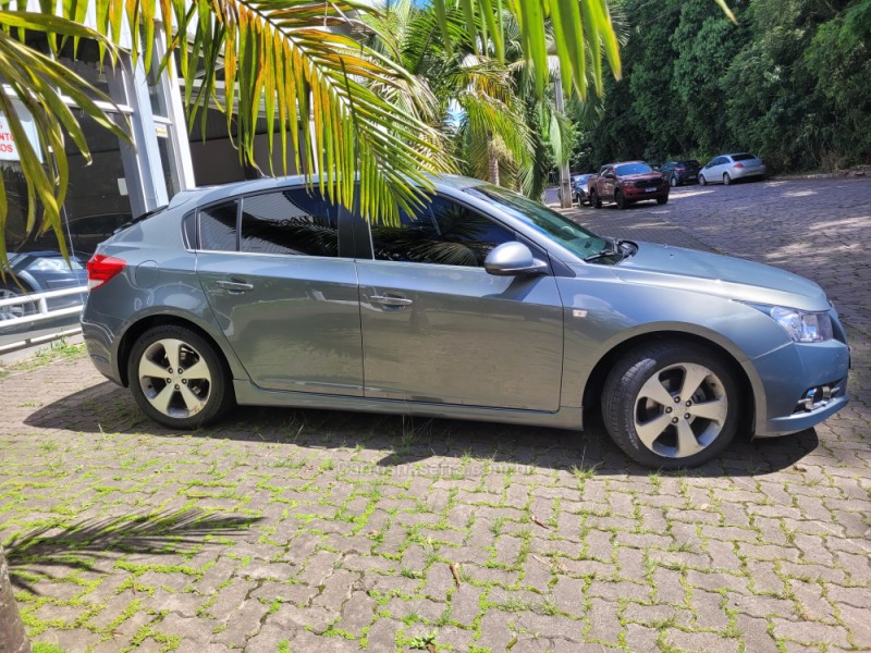 CRUZE 1.8 LT SPORT6 16V FLEX 4P MANUAL - 2013 - NOVA PRATA
