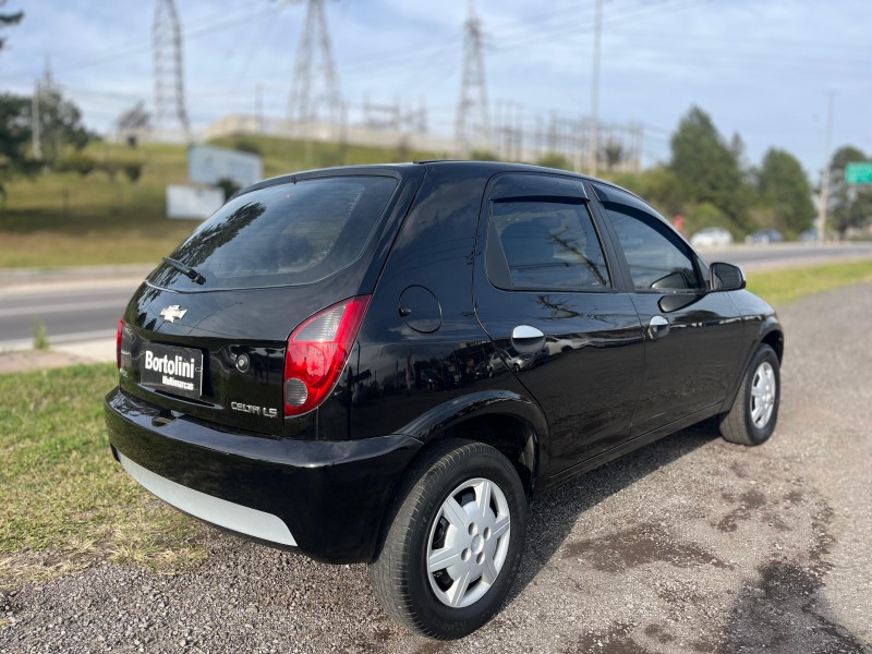 CELTA 1.0 MPFI LS 8V FLEX 4P MANUAL - 2013 - FARROUPILHA