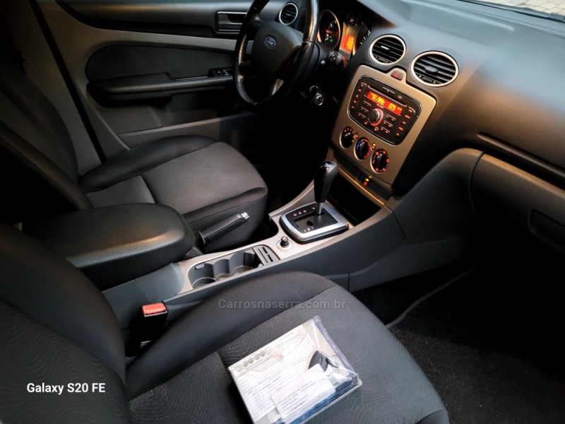 FOCUS 2.0 GLX 16V GASOLINA 4P AUTOMÁTICO - 2010 - NOVA PRATA