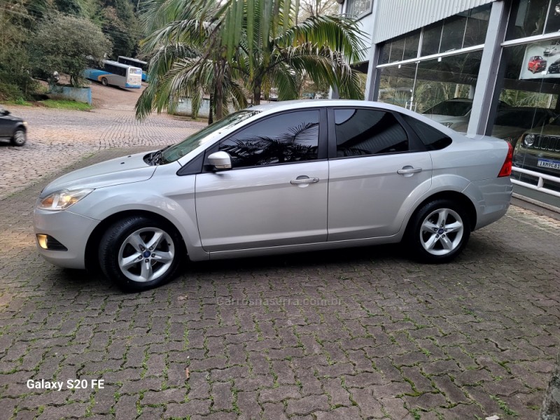 FOCUS 2.0 GLX 16V GASOLINA 4P AUTOMÁTICO - 2010 - NOVA PRATA