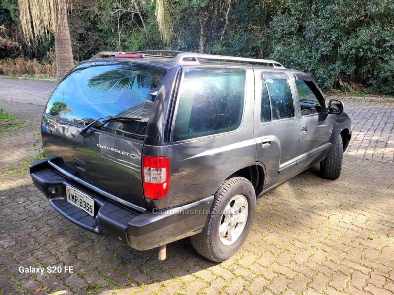 BLAZER 2.4 MPFI ADVANTAGE 4X2 8V GASOLINA 4P MANUAL - 2005 - NOVA PRATA