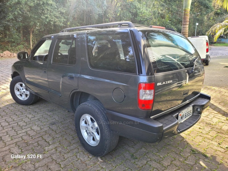 BLAZER 2.4 MPFI ADVANTAGE 4X2 8V GASOLINA 4P MANUAL - 2005 - NOVA PRATA