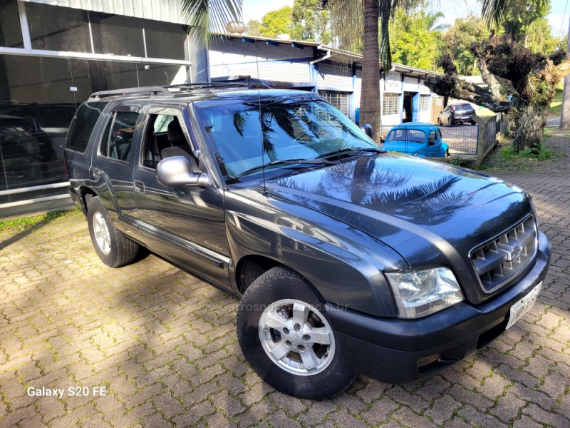 blazer 2.4 mpfi advantage 4x2 8v gasolina 4p manual 2005 nova prata