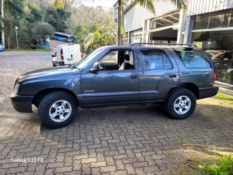 BLAZER 2.4 MPFI ADVANTAGE 4X2 8V GASOLINA 4P MANUAL - 2005 - NOVA PRATA