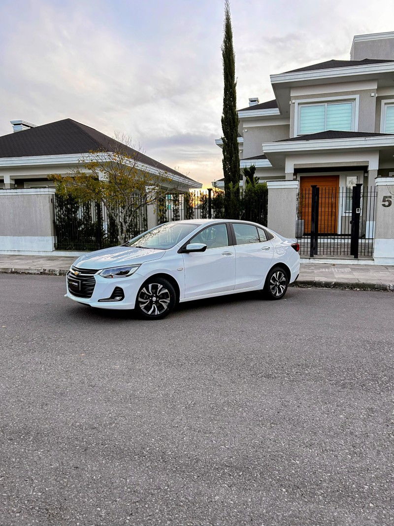 ONIX 1.0	PREMIER II PLUS 12V TURBO FLEX 4P AUTOMÁTICO - 2023 - BENTO GONçALVES