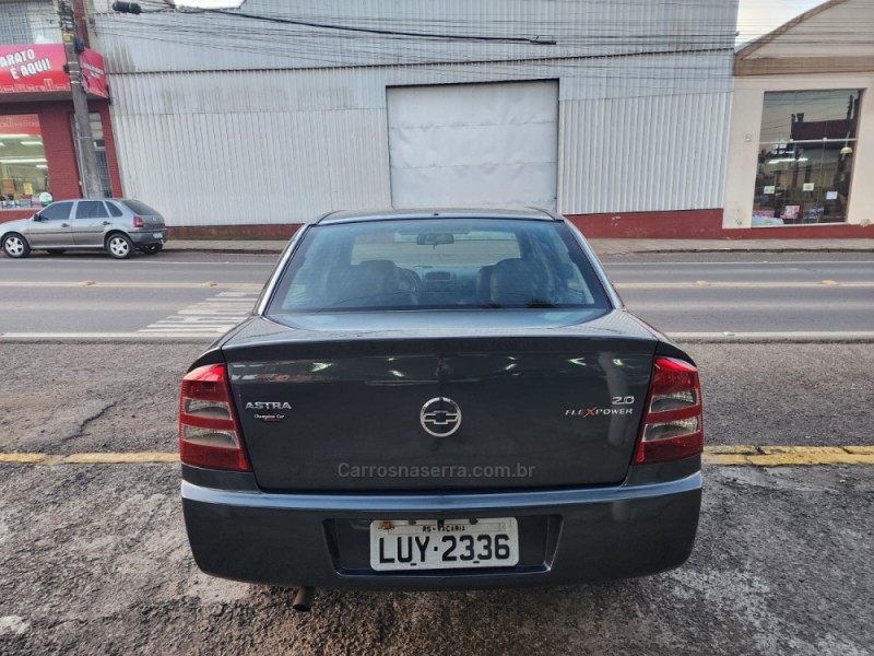 ASTRA 2.0 MPFI ELEGANCE SEDAN 8V FLEX 4P MANUAL - 2006 - VACARIA