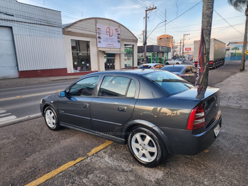 ASTRA 2.0 MPFI ELEGANCE SEDAN 8V FLEX 4P MANUAL - 2006 - VACARIA