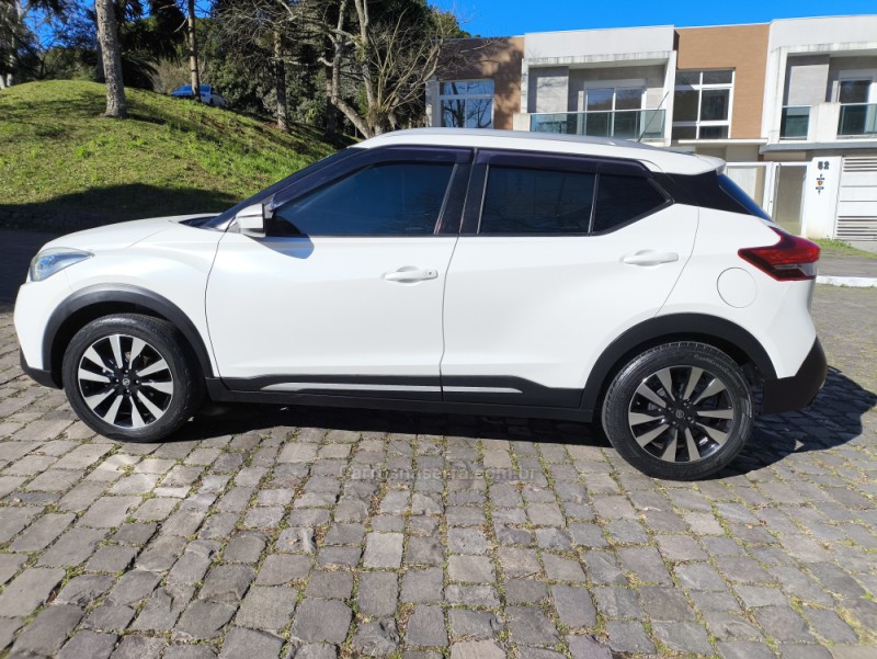 KICKS 1.6 16V FLEX SV 4P XTRONIC - 2020 - FARROUPILHA