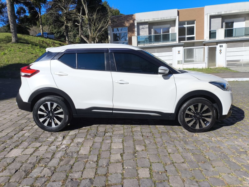 KICKS 1.6 16V FLEX SV 4P XTRONIC - 2020 - FARROUPILHA