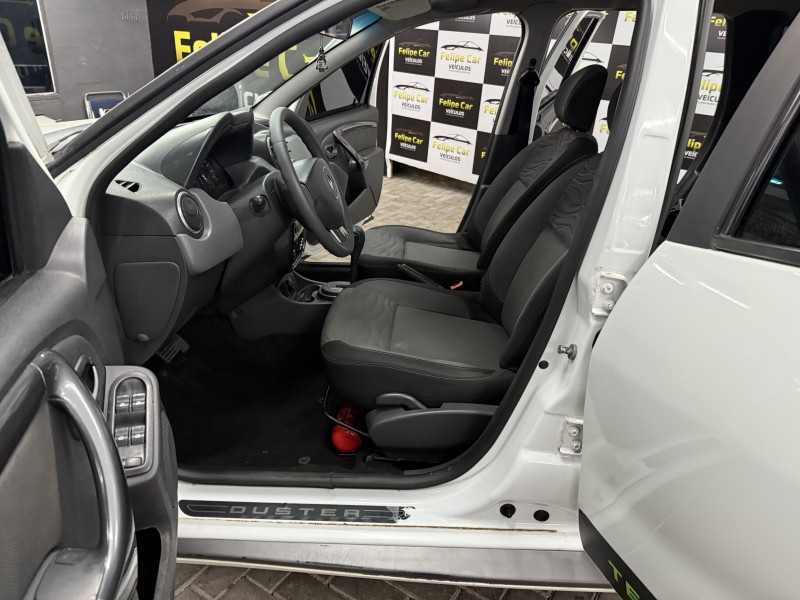 DUSTER 2.0 TECH ROAD II 4X2 16V FLEX 4P AUTOMÁTICO - 2015 - CAXIAS DO SUL