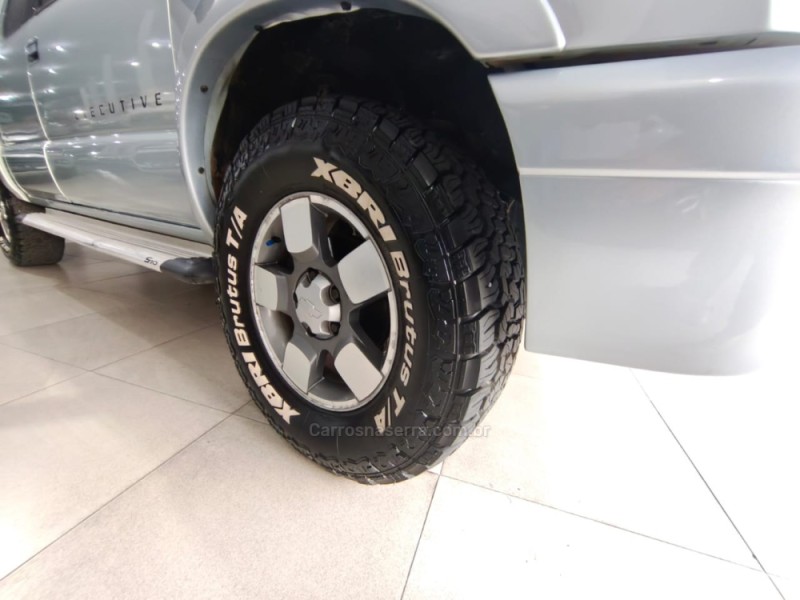 S10 2.4 MPFI EXECUTIVE 4X2 CD 8V FLEX 4P MANUAL - 2011 - ANTôNIO PRADO
