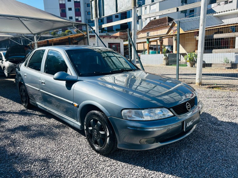VECTRA 2.0 MPFI GLS 8V GASOLINA 4P MANUAL - 2000 - CAXIAS DO SUL