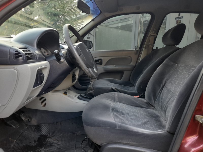 CLIO 1.0 AUTHENTIQUE 16V GASOLINA 4P MANUAL - 2005 - FARROUPILHA