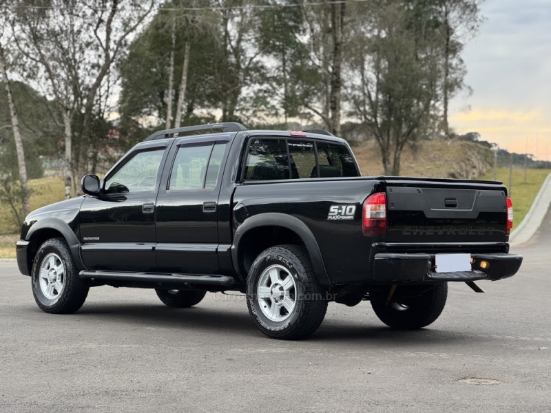 S10 2.4 MPFI ADVANTAGE 4X2 CD 8V FLEX 4P MANUAL - 2011 - GRAMADO