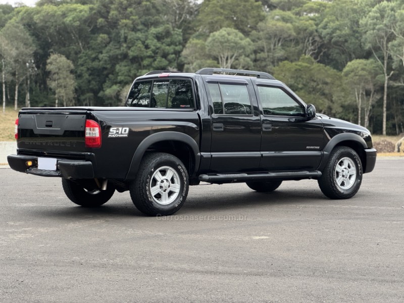 S10 2.4 MPFI ADVANTAGE 4X2 CD 8V FLEX 4P MANUAL - 2011 - GRAMADO
