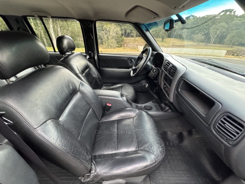 S10 2.4 MPFI ADVANTAGE 4X2 CD 8V FLEX 4P MANUAL - 2011 - GRAMADO