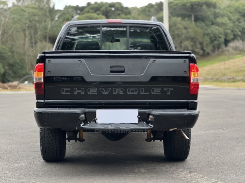 S10 2.4 MPFI ADVANTAGE 4X2 CD 8V FLEX 4P MANUAL - 2011 - GRAMADO
