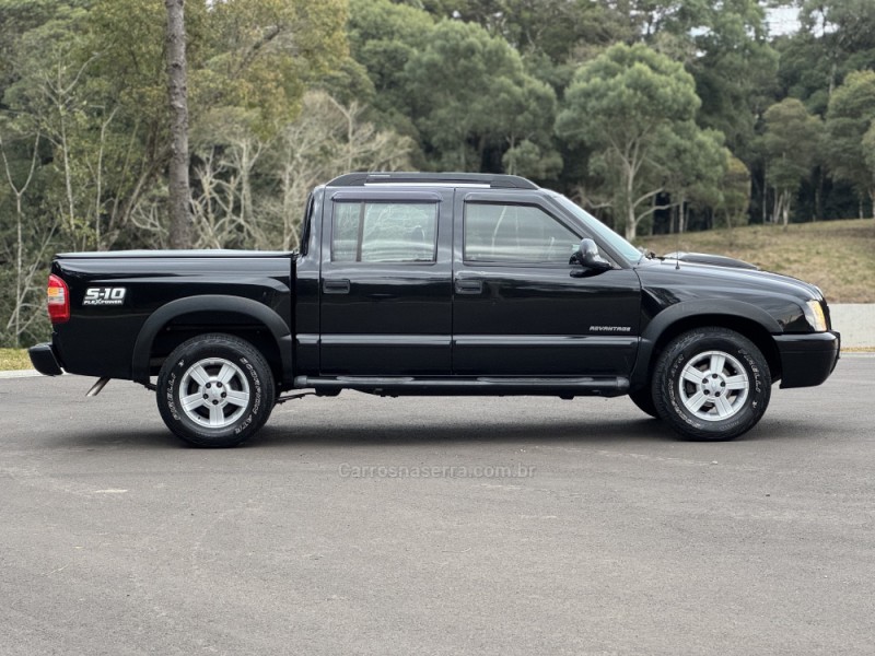 S10 2.4 MPFI ADVANTAGE 4X2 CD 8V FLEX 4P MANUAL - 2011 - GRAMADO