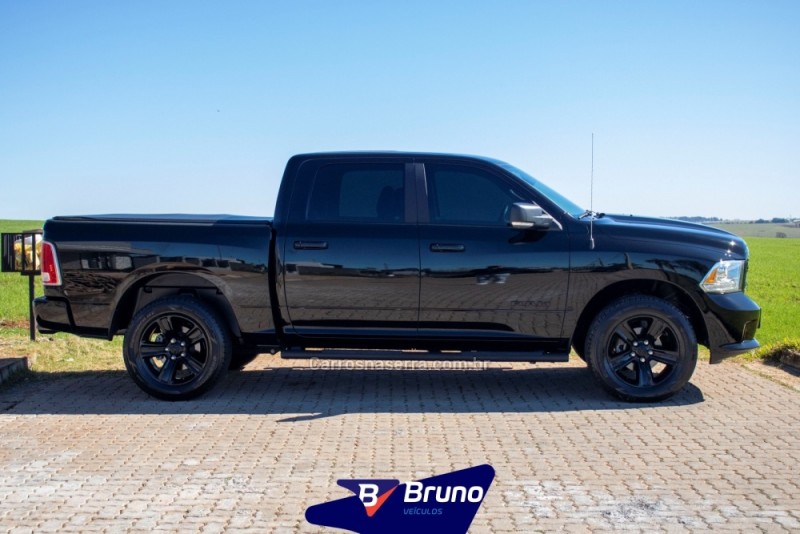 CLASSIC 5.7 V8 GASOLINA LARAMIE NIGHT EDITION CD 4X4 AUTOMÁTICO - 2023 - PALMEIRA DAS MISSõES