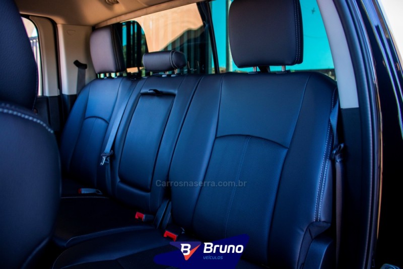 CLASSIC 5.7 V8 GASOLINA LARAMIE NIGHT EDITION CD 4X4 AUTOMÁTICO - 2023 - PALMEIRA DAS MISSõES