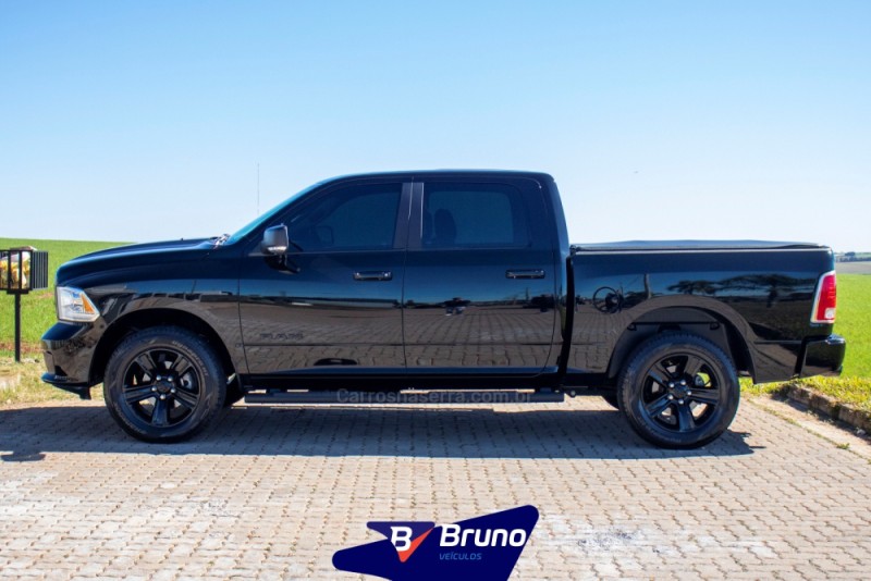 CLASSIC 5.7 V8 GASOLINA LARAMIE NIGHT EDITION CD 4X4 AUTOMÁTICO - 2023 - PALMEIRA DAS MISSõES