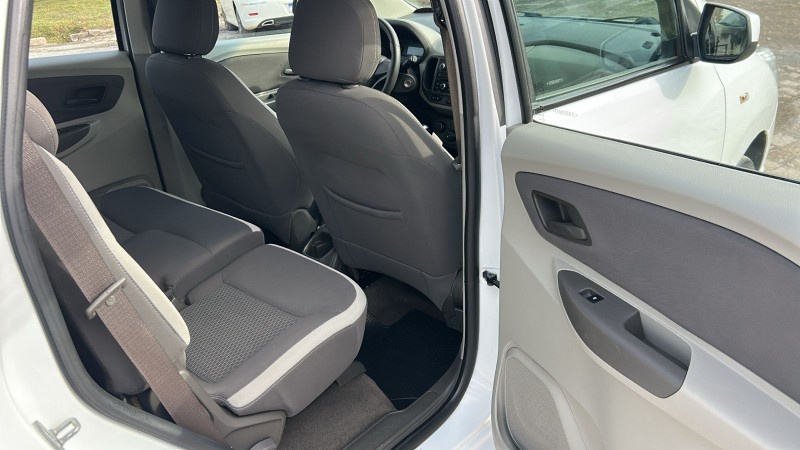 SPIN 1.8 LT 8V FLEX 4P MANUAL - 2013 - FARROUPILHA