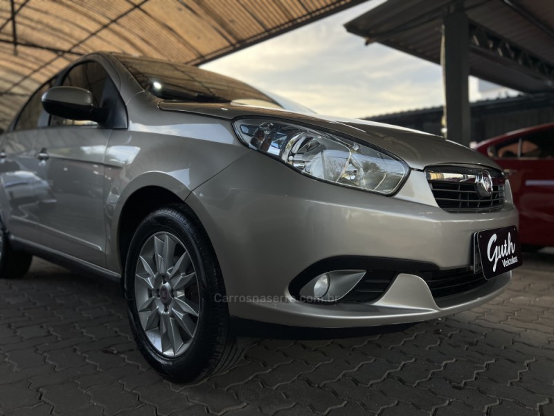 GRAND SIENA 1.4 MPI ATTRACTIVE 8V FLEX 4P MANUAL - 2015 - BOM PRINCíPIO