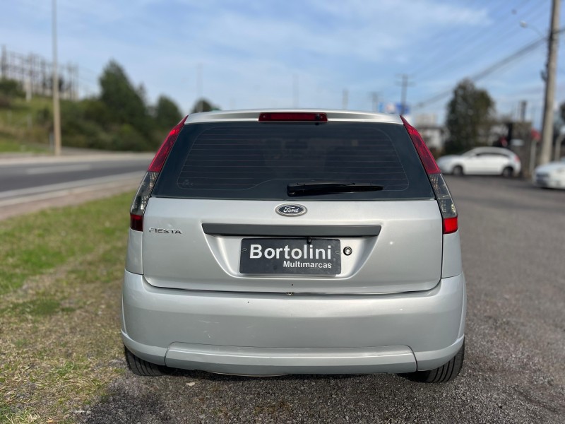 FIESTA 1.0 MPI CLASS 8V FLEX 4P MANUAL - 2011 - FARROUPILHA