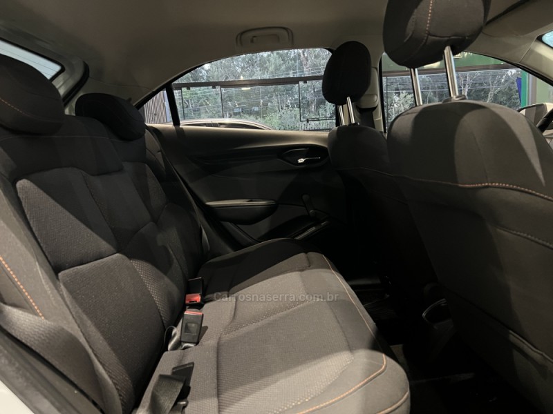 ONIX 1.4 MPFI LT 8V FLEX 4P MANUAL - 2015 - CAXIAS DO SUL