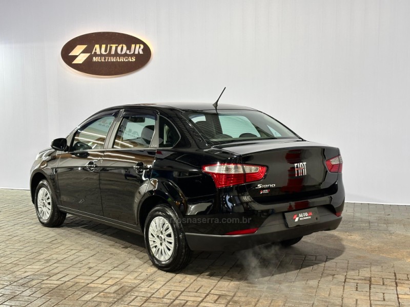 GRAND SIENA 1.0 ATTRACTIVE 8V FLEX 4P MANUAL - 2021 - VACARIA