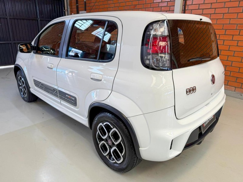 UNO 1.4 EVO SPORTING 8V FLEX 4P MANUAL - 2015 - BENTO GONçALVES