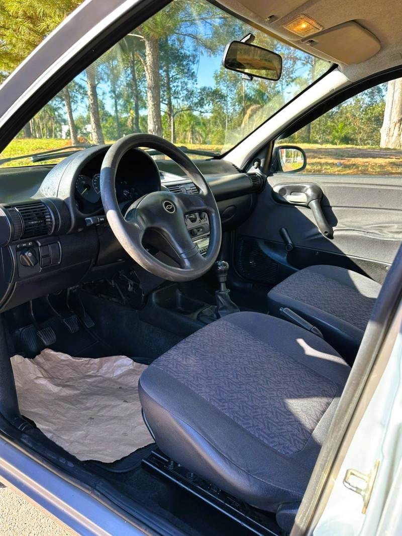 CLASSIC 1.6 MPFI LIFE 8V GASOLINA 4P MANUAL - 2005 - SãO SEBASTIãO DO CAí