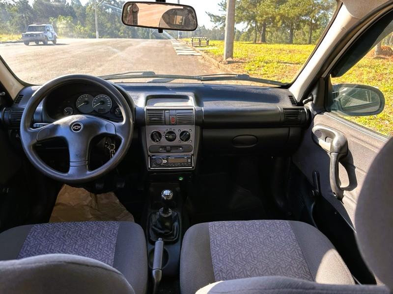 CLASSIC 1.6 MPFI LIFE 8V GASOLINA 4P MANUAL - 2005 - SãO SEBASTIãO DO CAí