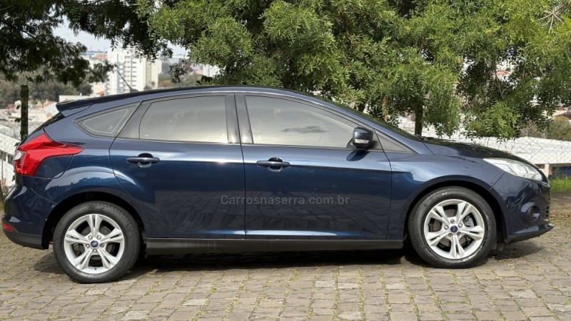 FOCUS 1.6 SE HATCH 16V FLEX 4P AUTOMÁTICO - 2014 - CAXIAS DO SUL